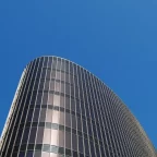 Energia solar por assinatura para Empresas ou instalação própria: como escolher a melhor opção?