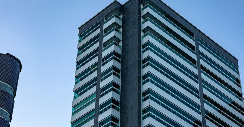 Empréstimo para condomínio: quando vale a pena financiar uma obra de grande porte?