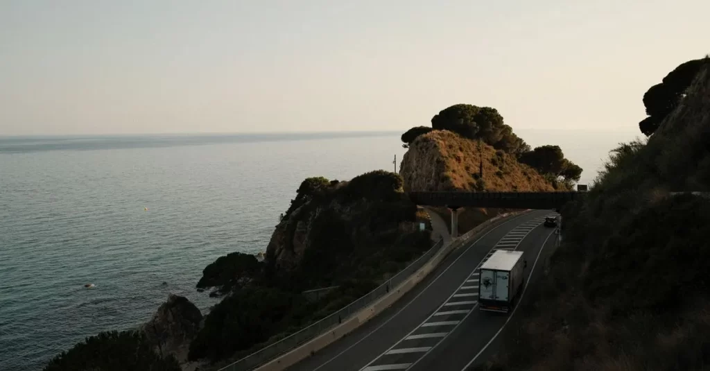 Refinanciamento de caminhão para trocar de veículo: entenda quando a operação pode ajudar