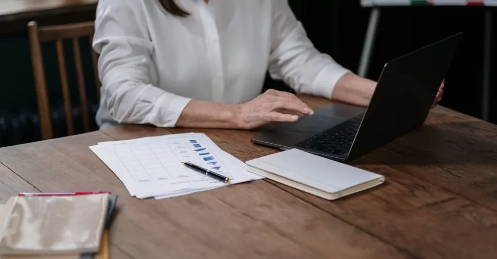 Como conseguir crédito quando a renda está dividida entre salário e trabalho informal