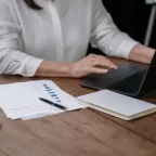 Como conseguir crédito quando a renda está dividida entre salário e trabalho informal