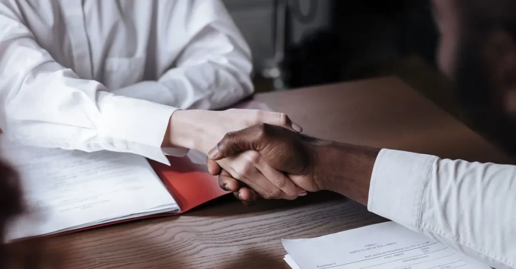 Como funciona a transferência de financiamento de veículo para outro comprador